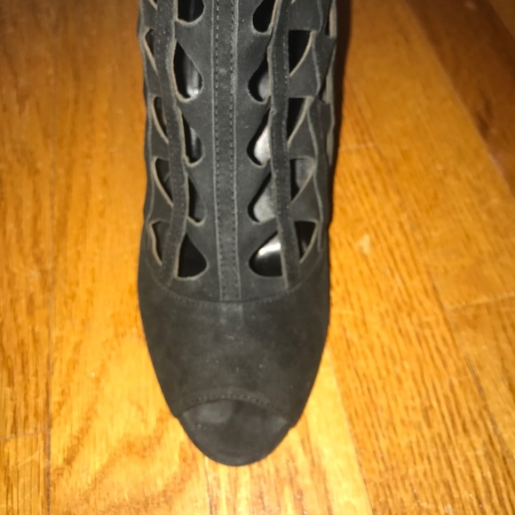 Vaneli Black Suede Petal Heals - Picture 6 of 8